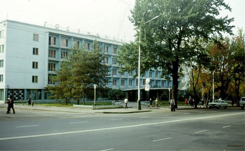 1975. Проспект Коммунистический, гостиница "Жетысу" 1975. Проспект Коммунистический, гостиница "Жетысу" алма-ата, алматы, ссср