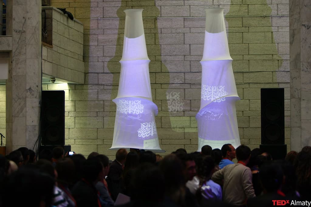 Перфоманс TEDxALmaty Перфоманс TEDxALmaty