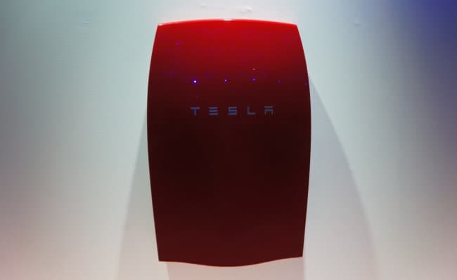 Компания Tesla представила домашний аккумулятор Powerwall Компания Tesla представила домашний аккумулятор Powerwall