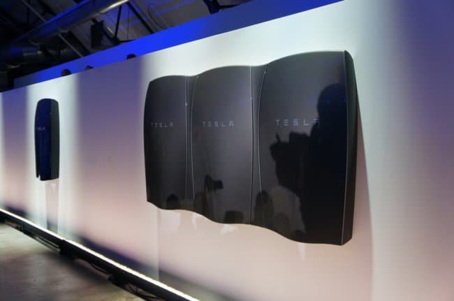 Компания Tesla представила домашний аккумулятор Powerwall Компания Tesla представила домашний аккумулятор Powerwall