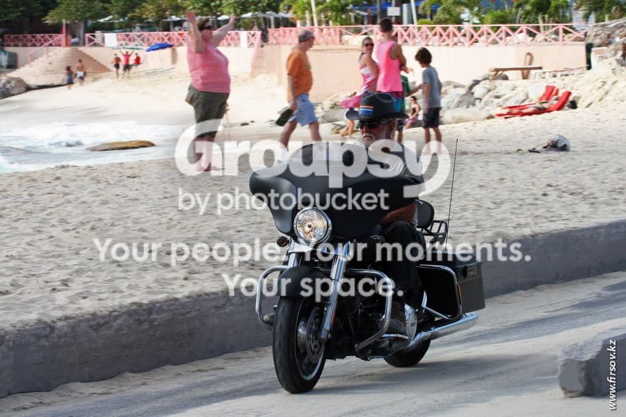 photo St_Martin_Maho28_zps3a0fa871.jpg