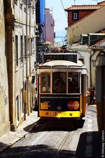 Lisboa tram - Лиссабон, Португалия Lisboa tram - Лиссабон, Португалия