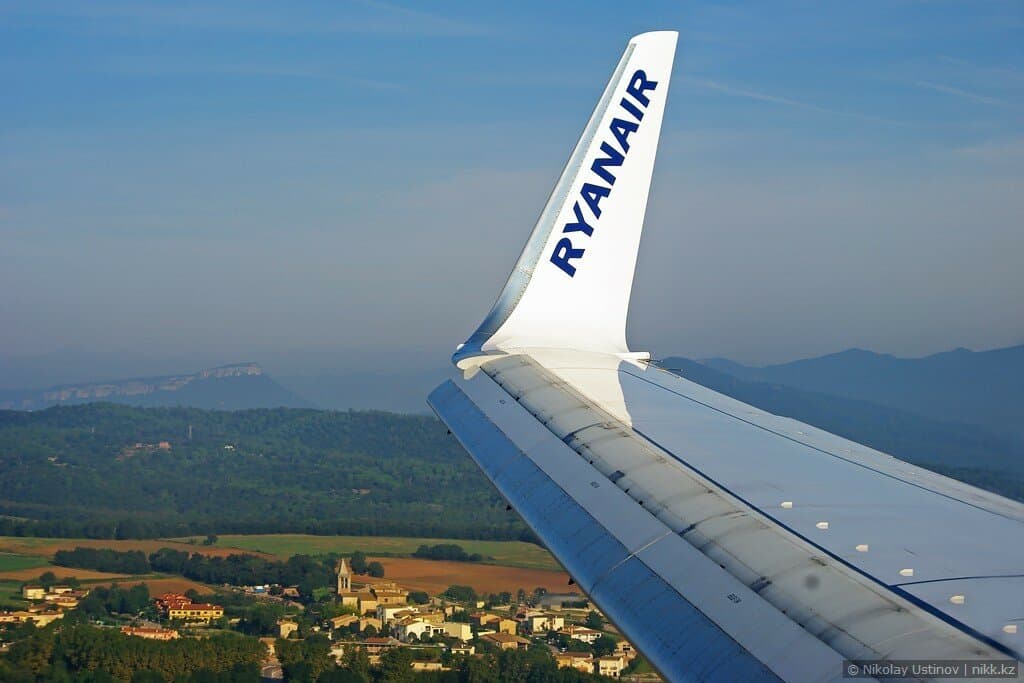 Ryanair Boeing 737 EI-DWV, рейс FR6902 Брюссель-Шарлеруа – Барселона-Жирона