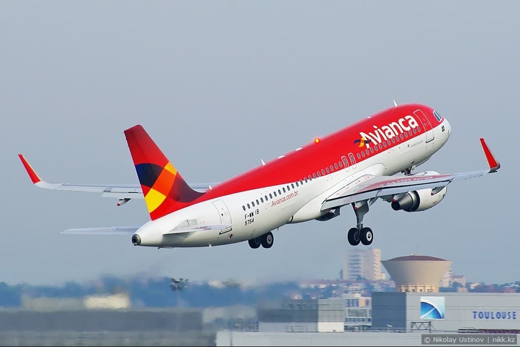 Avianca Airbus A320 Тулуза