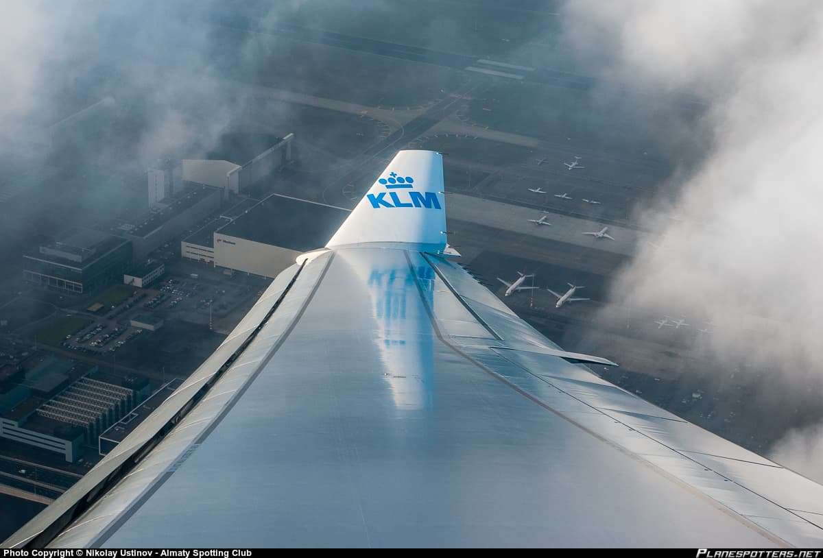 KLM Airbus A330 Amsterdam Schiphol wingview