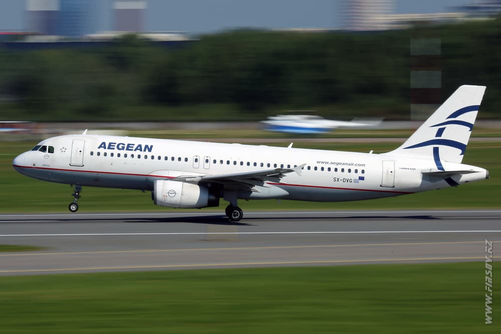 A-320_SX-DVG_Aegean_Airlines_4_LED_.JPG A-320_SX-DVG_Aegean_Airlines_4_LED_.JPG