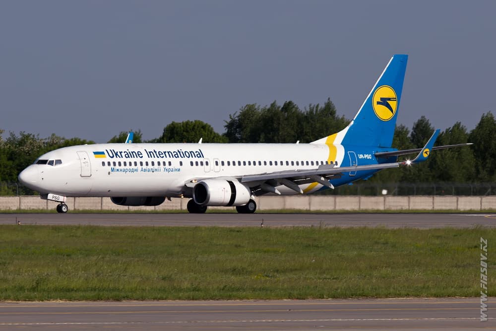 B-737_UR-PSG_Ukraine_International_Airlines_1.JPG B-737_UR-PSG_Ukraine_International_Airlines_1.JPG
