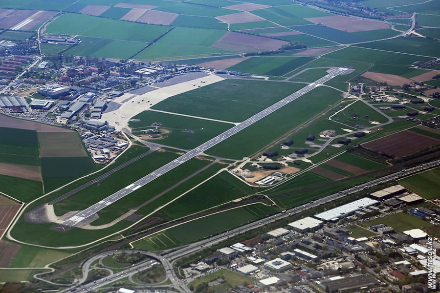 Wiesbaden_air_base_zpsb8a3014d.JPG Wiesbaden_air_base_zpsb8a3014d.JPG