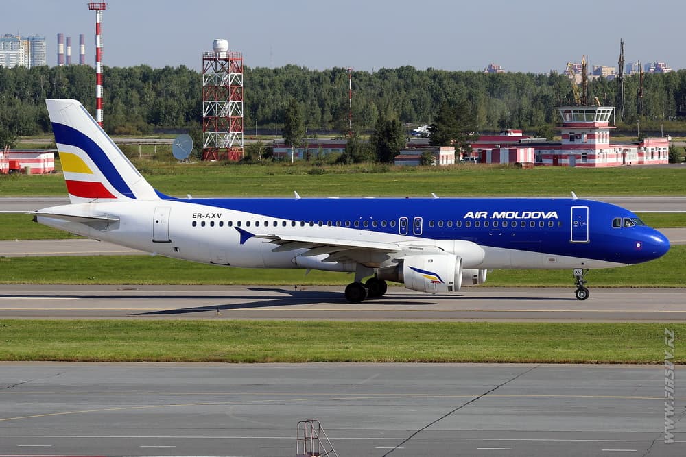 A-320_ER-AXP_Air_Moldova_1_LED_.JPG A-320_ER-AXP_Air_Moldova_1_LED_.JPG