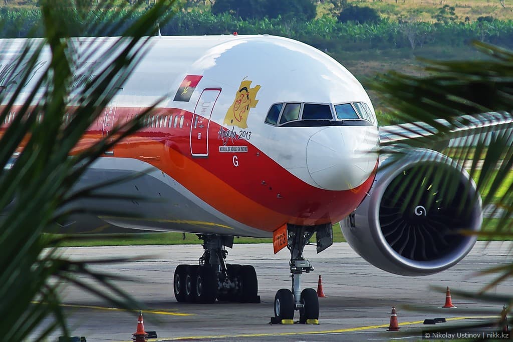 Куба Гавана аэропорт Boeing 777 Angola TAAG
