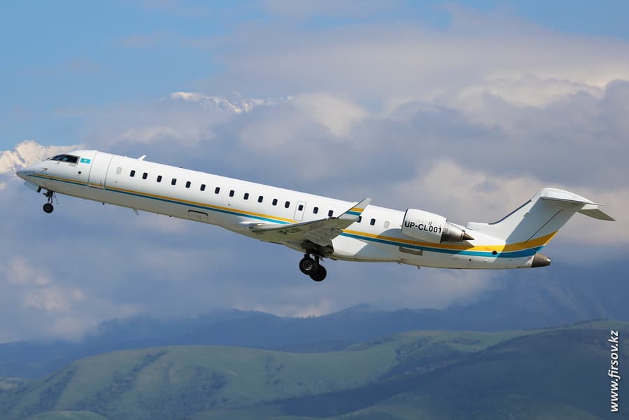 CRJ-700_UP-CL001_Euro-Asia_6.JPG CRJ-700_UP-CL001_Euro-Asia_6.JPG