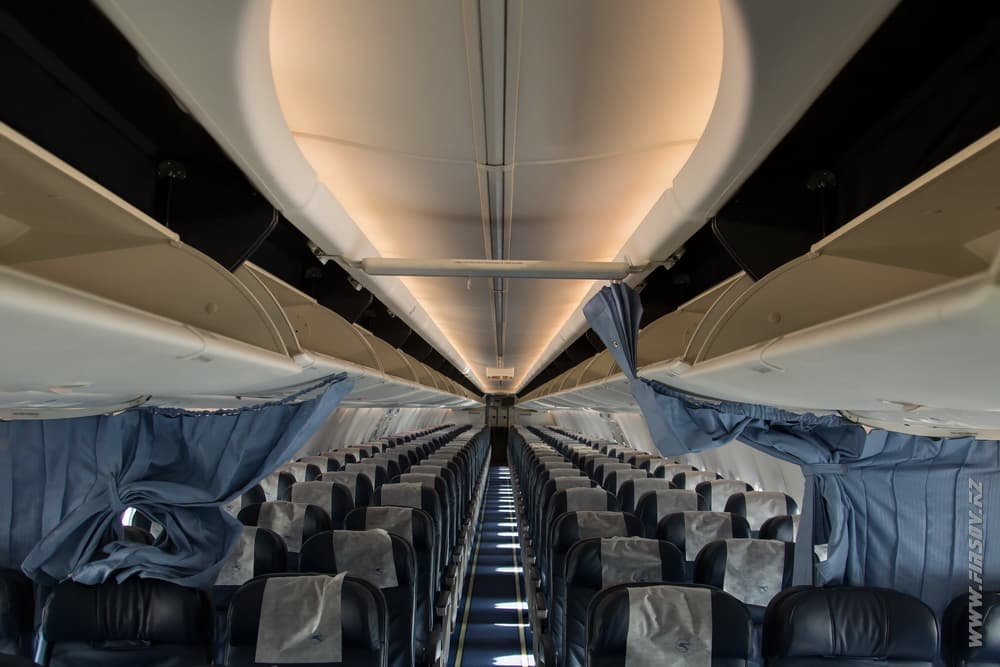 B-737_UR-PSJ_Ukraine_International_Airlines_11.JPG B-737_UR-PSJ_Ukraine_International_Airlines_11.JPG