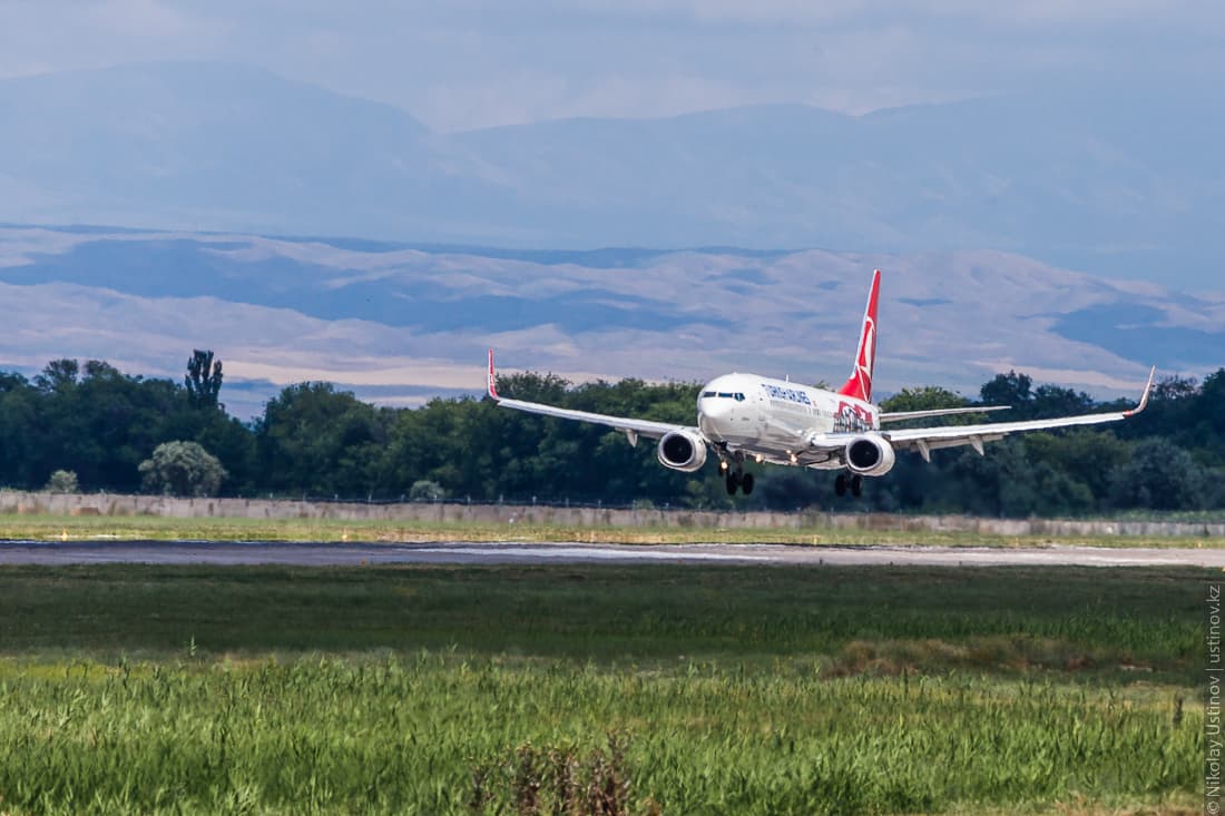 Planespotting in Manas Airport - Bishkek