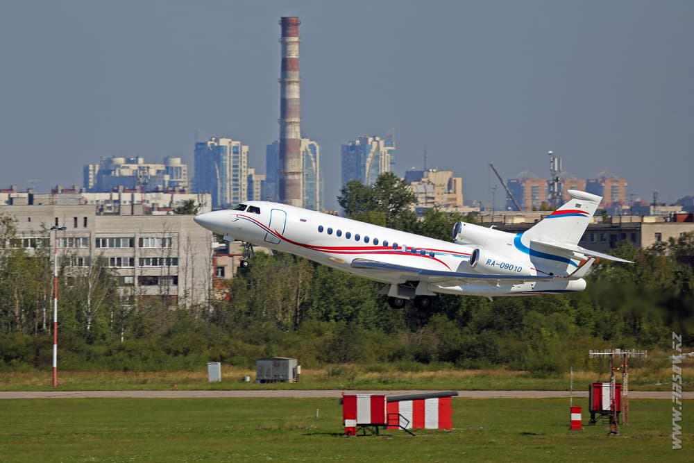 Dassault_Falcon_7X_RA-09010_Gazpromavia_1_LED_.JPG Dassault_Falcon_7X_RA-09010_Gazpromavia_1_LED_.JPG