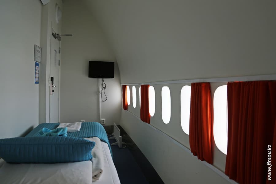 Jumbo_Hostel3.JPG Jumbo_Hostel3.JPG