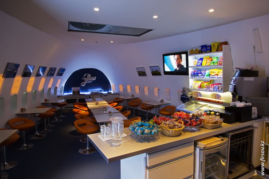 Jumbo_Hostel24.JPG Jumbo_Hostel24.JPG