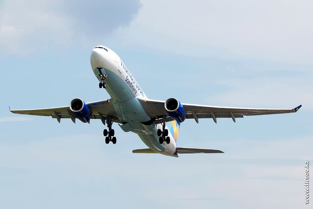 A-330_OY-VKI_Thomas_Cook_Airlines_Scandinavia.JPG A-330_OY-VKI_Thomas_Cook_Airlines_Scandinavia.JPG