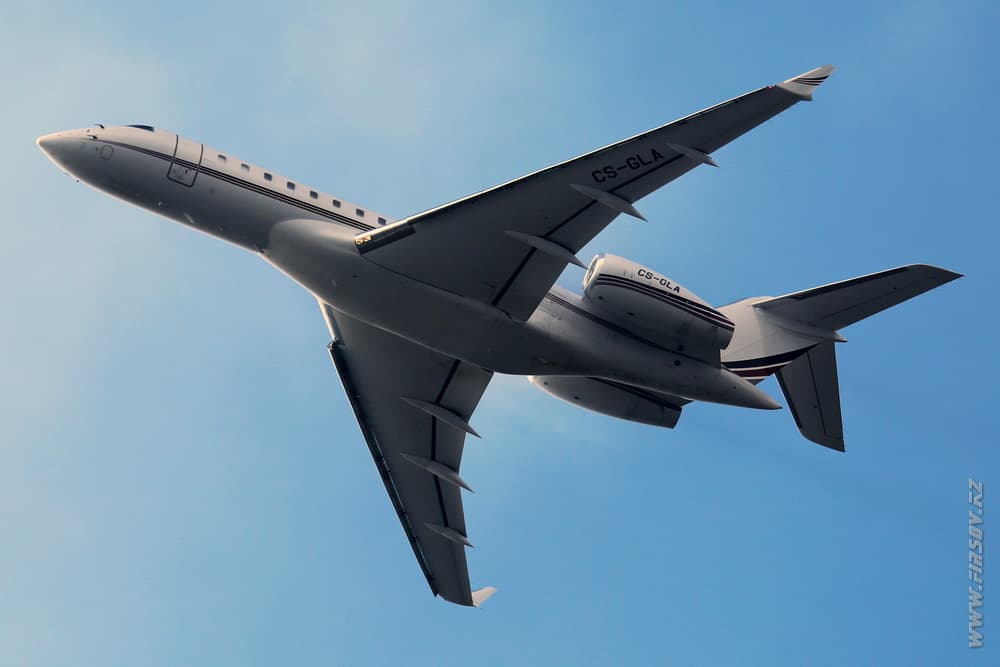 Bombardier_BD-700_CS-GLA_NetJets_Europe_1_ZRH.JPG Bombardier_BD-700_CS-GLA_NetJets_Europe_1_ZRH.JPG