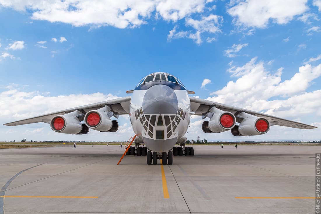 Planespotting in Manas Airport - Bishkek