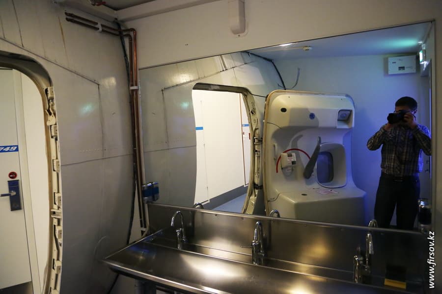Jumbo_Hostel17.JPG Jumbo_Hostel17.JPG