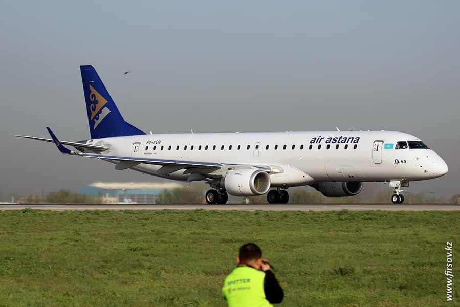 Embraer_ERJ-190_P4-KCH_Air_Astana_9_ALA.JPG Embraer_ERJ-190_P4-KCH_Air_Astana_9_ALA.JPG