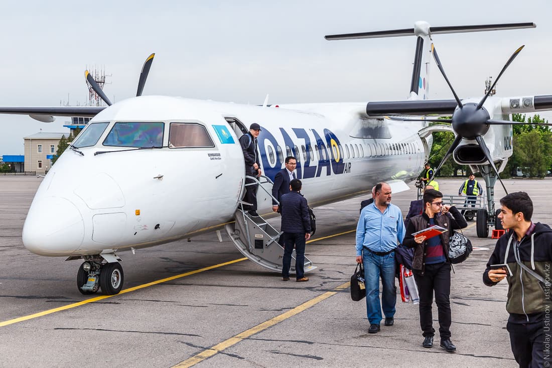 Самолет Qazaq Air