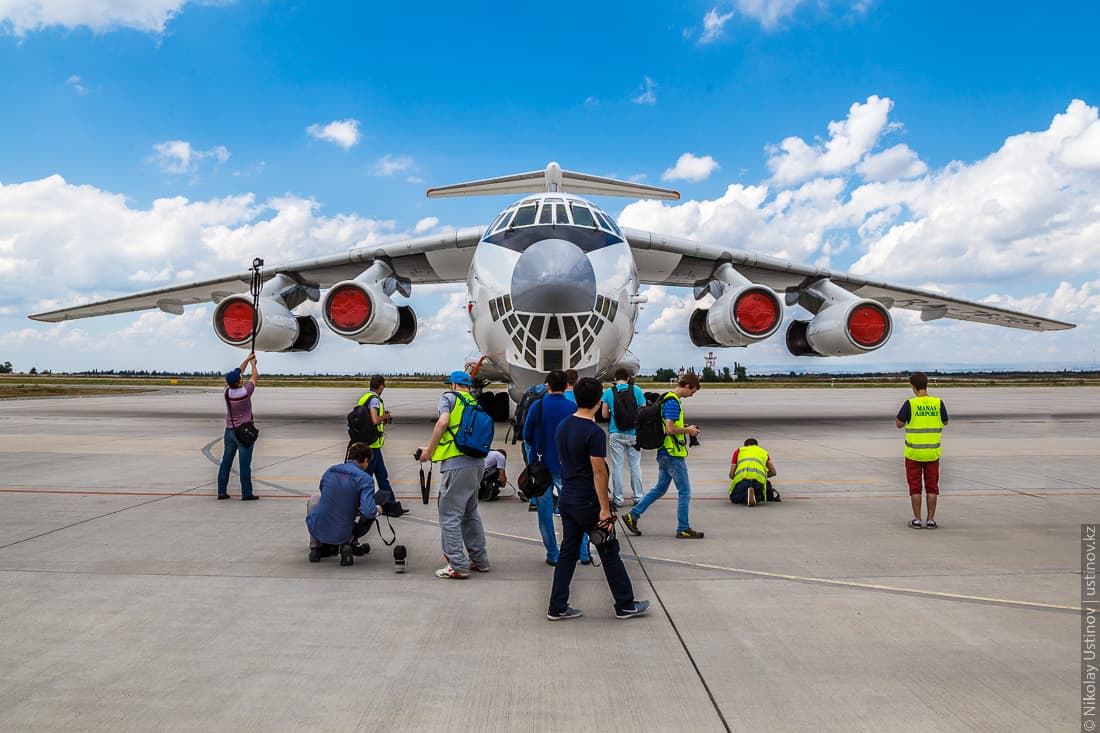 Planespotting in Manas Airport - Bishkek