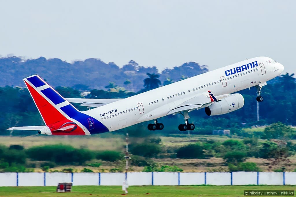 Tupolev Tu-204 in Havana