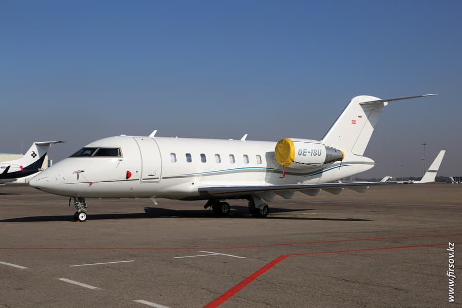 Challenger-605_OE-ISU_International_Jet_Management_2.JPG Challenger-605_OE-ISU_International_Jet_Management_2.JPG