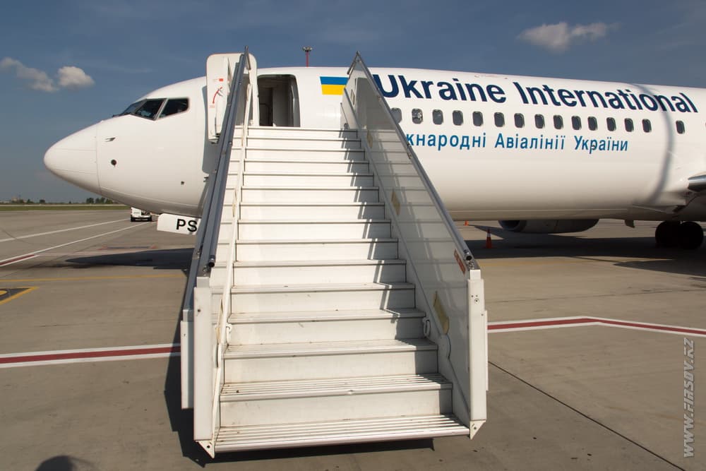 B-737_UR-PSJ_Ukraine_International_Airlines_1_KBP.JPG B-737_UR-PSJ_Ukraine_International_Airlines_1_KBP.JPG