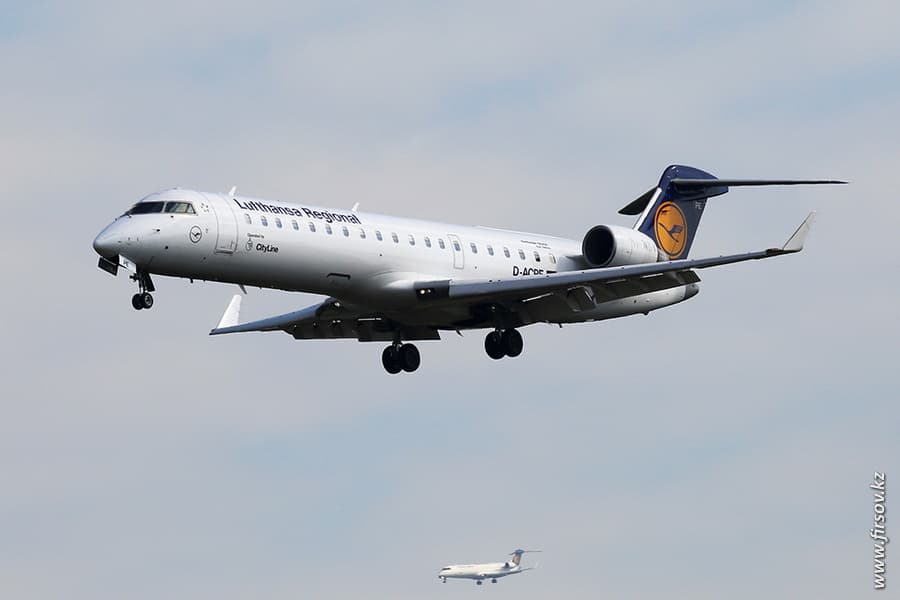 CRJ-701_D-ACPE_Lufthansa_Regional_1_FRA.JPG CRJ-701_D-ACPE_Lufthansa_Regional_1_FRA.JPG