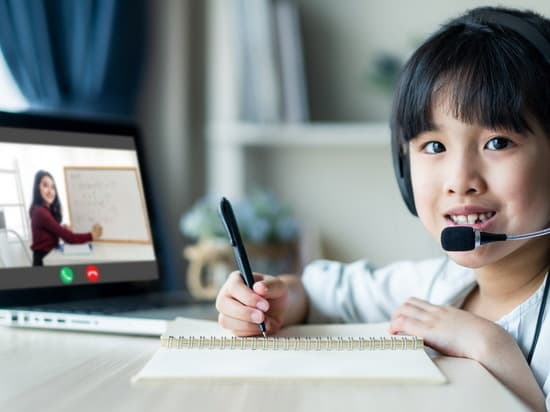 Дистанционное обучение в Казахстане: ученье – свет, а неученых – тьма