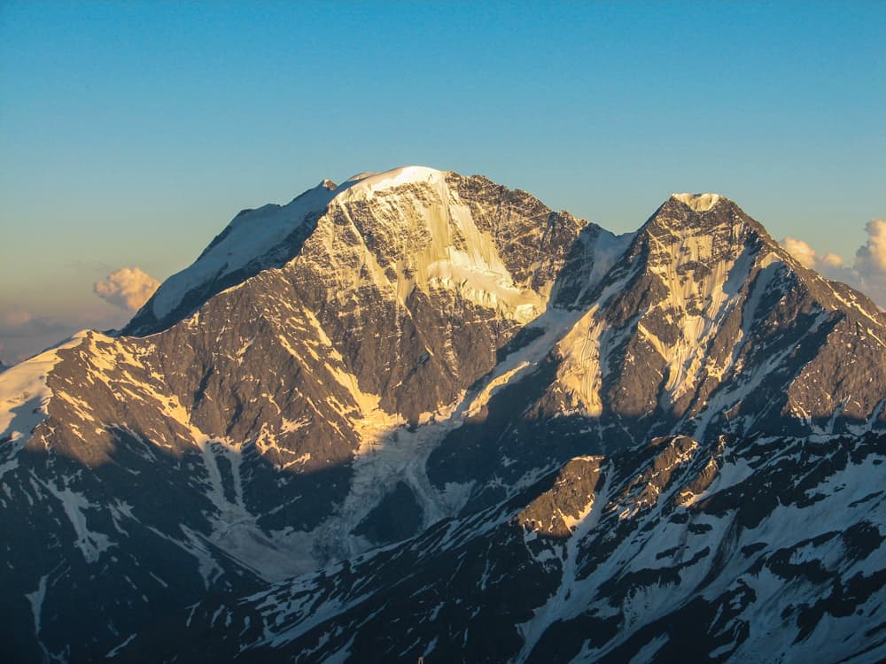 Донгуз-Орун (4454м) Донгуз-Орун (4454м)