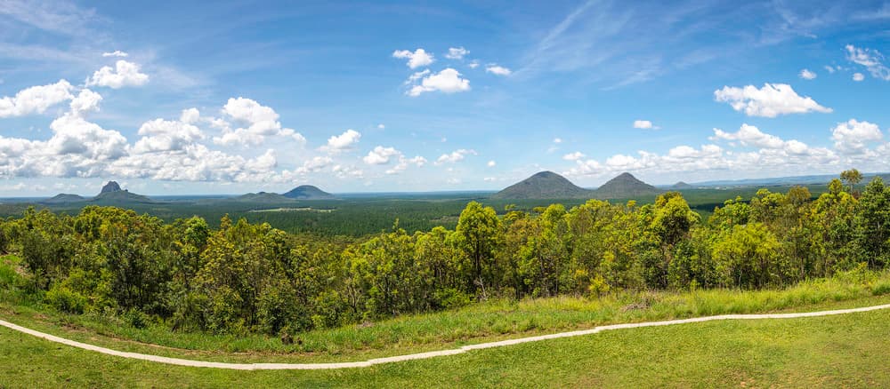Glass House Mountains, холмы Гласс-Хаус, Квинсленд, Австралия Glass House Mountains, холмы Гласс-Хаус, Квинсленд, Австралия