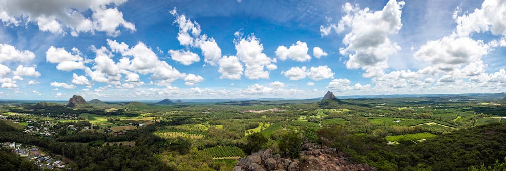 Glass House Mountains, холмы Гласс-Хаус, Квинсленд, Австралия Glass House Mountains, холмы Гласс-Хаус, Квинсленд, Австралия