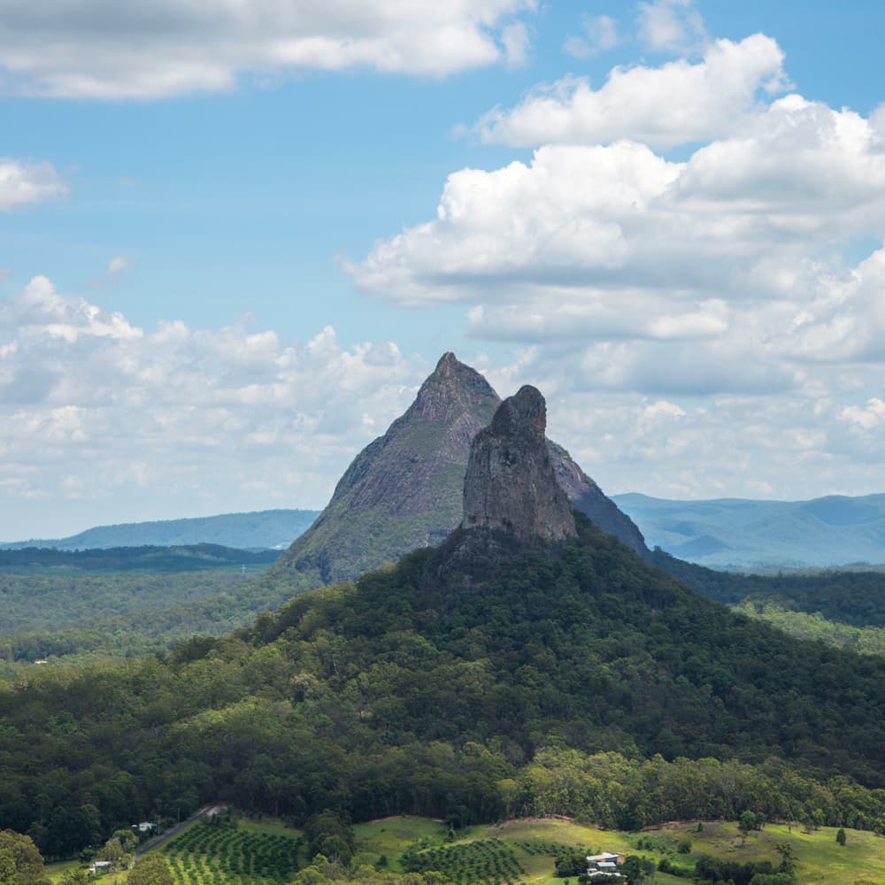 Glass House Mountains, холмы Гласс-Хаус, Квинсленд, Австралия Glass House Mountains, холмы Гласс-Хаус, Квинсленд, Австралия