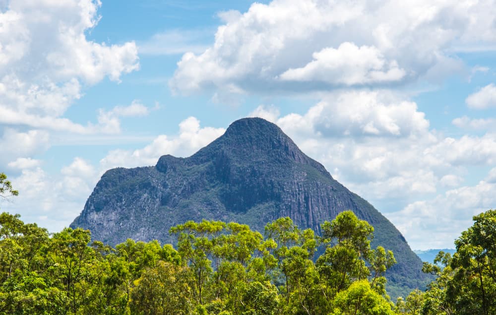 Glass House Mountains, холмы Гласс-Хаус, Квинсленд, Австралия Glass House Mountains, холмы Гласс-Хаус, Квинсленд, Австралия