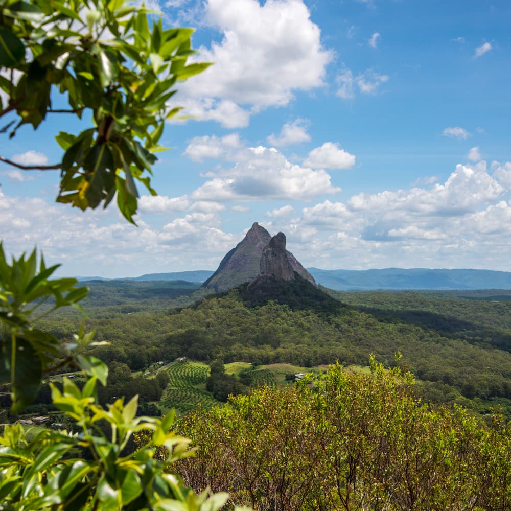 Glass House Mountains, холмы Гласс-Хаус, Квинсленд, Австралия Glass House Mountains, холмы Гласс-Хаус, Квинсленд, Австралия