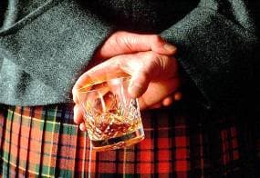 Scotsman in a kilt and whiskey Scotsman in a kilt and whiskey шотландский виски whiski как пить виски штландец в килте килт виски Johnny Walker Джонни Волкер Женя вокер