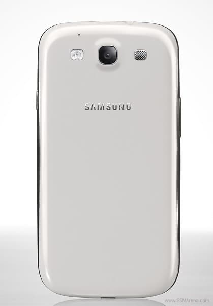 белый galaxy s 3 вид сзади дизайн galaxy s3