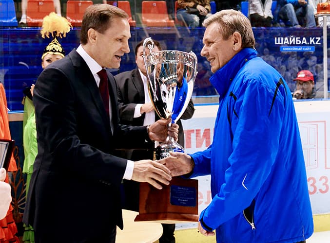 Юрий Зверев Юрий Зверев