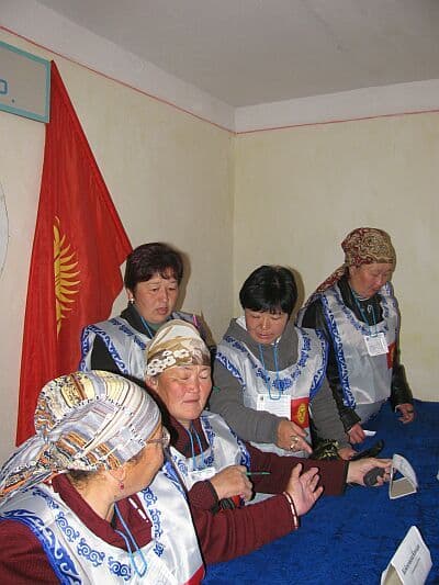 фото luginka Парламентские выборы 2010 Кыргызстан фото luginka гулим амирхановой