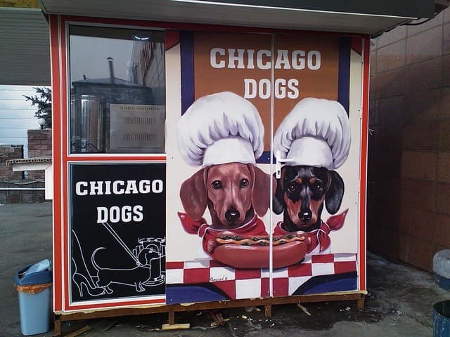 Фото Рустама Ниязова: вывеска Chicago Dogs, Алматы Фото Рустама Ниязова: вывеска Chicago Dogs, Алматы