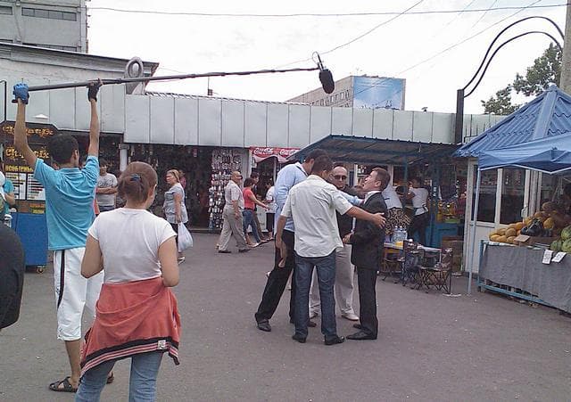 Фотография Рустама Ниязова: съемка на Зеленом базаре, Алматы Фотография Рустама Ниязова: съемка на Зеленом базаре, Алматы