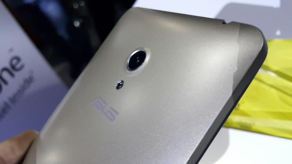 Фото Рустама Ниязова: презентация смартфонов ASUS Фото Рустама Ниязова: презентация смартфонов ASUS