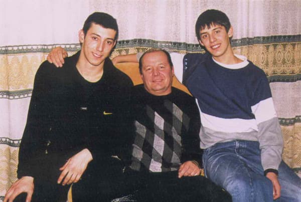Борис Александров с сыновьями - Аланом и Виктором Борис Александров с сыновьями - Аланом и Виктором