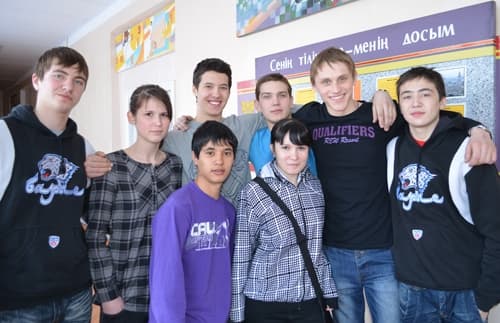 Хоккеисты Барыс-2 посетили детский дом news_4611_3.jpg