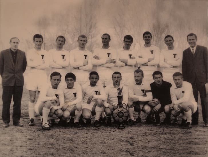 Чимкент, 1969 г. Павлодарский "Трактор". Вверху, в центре Виктор Ярышев.