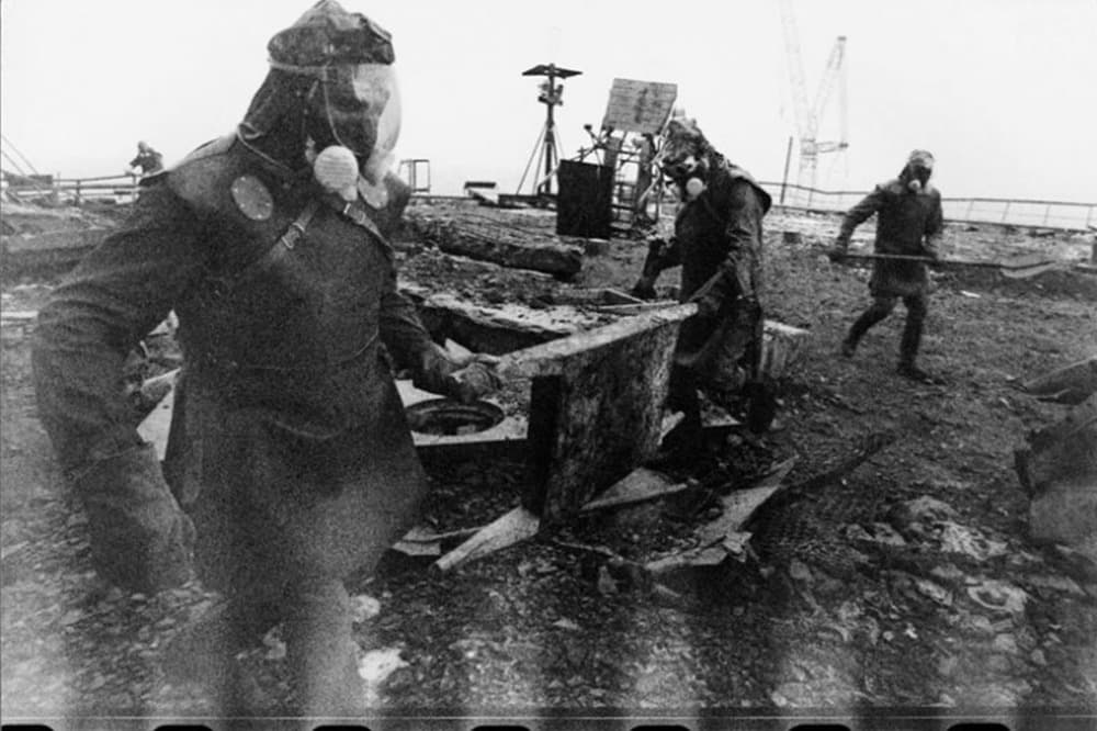 На крыше энергоблока. Чернобыль, 1986 г. Фото © Игорь Костин На крыше энергоблока. Чернобыль, 1986 г. Фото © Игорь Костин