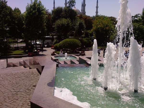 Фонтан. Фотография в упор.